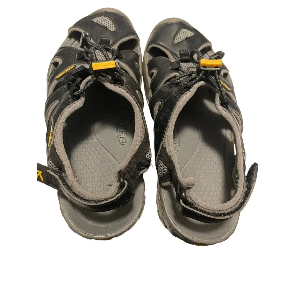 Keen Waterproof Sandals Size 6 youth or Men’s